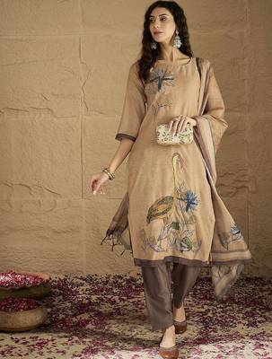 Women Floral Embroidered Regular Thread Work Kurta with Trousers & With Dupatta 6