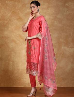 Floral Embroidered Thread Work  Cotton Kurta With Trousers & Dupatta 4