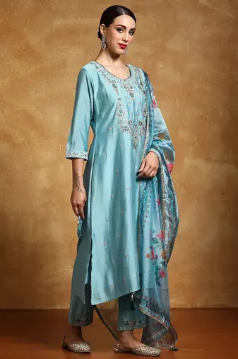 Women Floral Embroidered Regular Thread Work Kurta with Trousers & With Dupatta