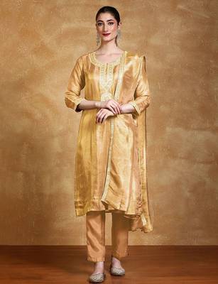 Women Floral Yoke Design Kurta with Trousers & Dupatta 3