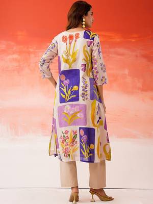 Women Floral Printed Regular Kurta with Trousers 5