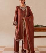 Women Floral Printed Kurta with Trousers & Dupatta