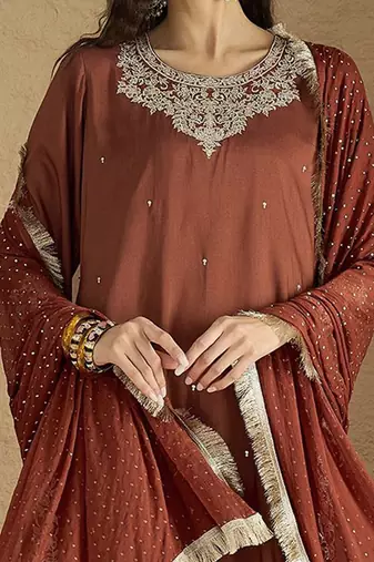 Women Floral Printed Kurta with Trousers & Dupatta