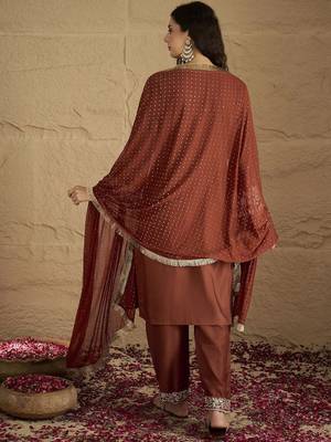 Women Floral Printed Kurta with Trousers & Dupatta 5