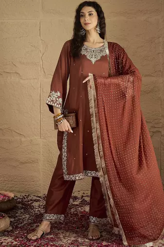 Women Floral Printed Kurta with Trousers & Dupatta