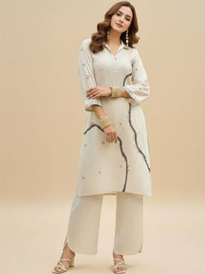 Women Printed Regular Kurta with Palazzos 4