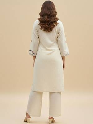 Women Printed Regular Kurta with Palazzos 5