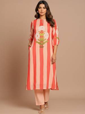 Women Striped Regular Kurta with Trousers 1