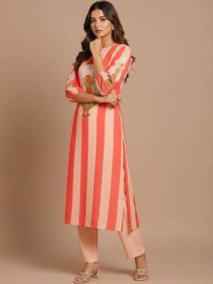 Women Striped Regular Kurta with Trousers 5
