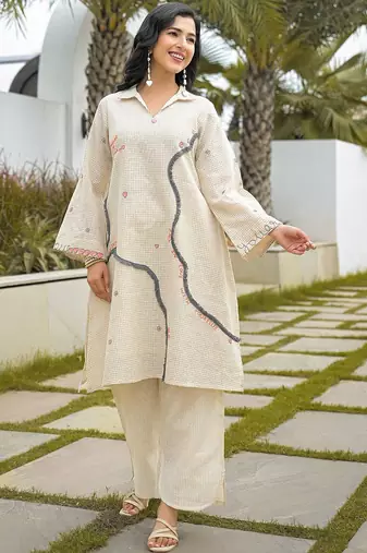Off-White Kurta And Palazzo Set Featuring Textured Checks And Contemporary Abstract Embroidery
