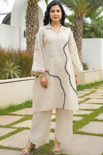 Off-White Kurta And Palazzo Set Featuring Textured Checks And Contemporary Abstract Embroidery