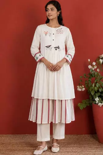 Women Tiered Kurta with Trousers