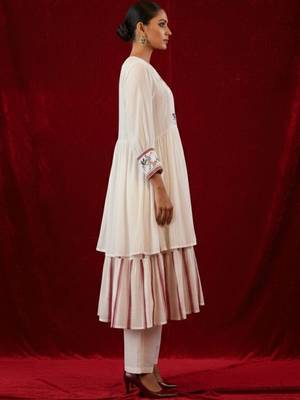 Women Tiered Kurta with Trousers 3