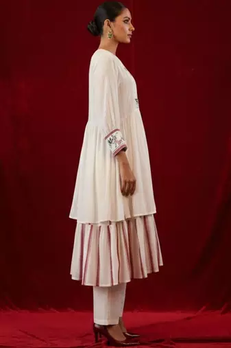 Women Tiered Kurta with Trousers