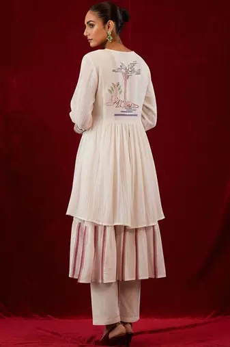 Women Tiered Kurta with Trousers