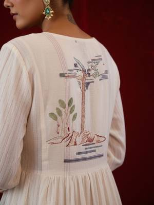 Women Tiered Kurta with Trousers 7