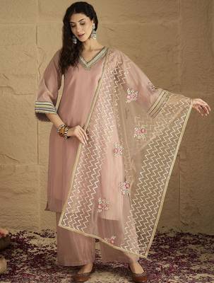 Women Solid Kurta with Palazzo & Dupatta 1
