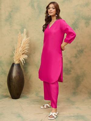 Women Solid Kurta with Trousers 4