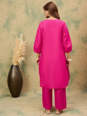 Women Solid Kurta with Trousers 5