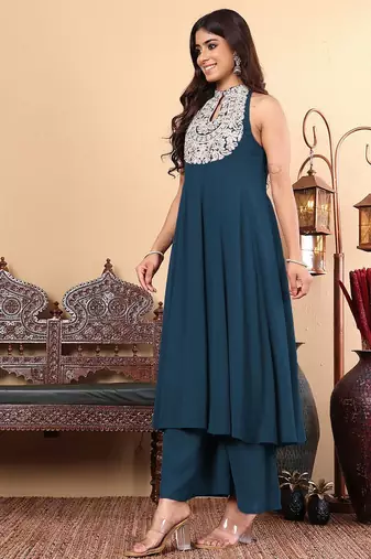 Women Ethnic Motifs Embroidered Panelled Thread Work Silk Georgette Kurta with Palazzos