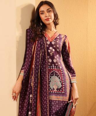 Ethnic Motifs Printed Gotta Patti Chanderi Silk Kurta With Trousers And Dupatta 2