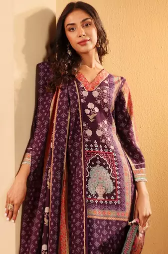 Ethnic Motifs Printed Gotta Patti Chanderi Silk Kurta With Trousers And Dupatta