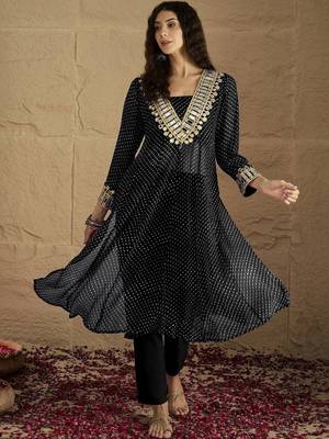Abstract Printed Panelled Square Neck Georgette Straight Kurta With Trousers 1