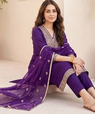 Women Ethnic Motifs Embroidered Regular Thread Work Kurta with Trousers & With Dupatta 4