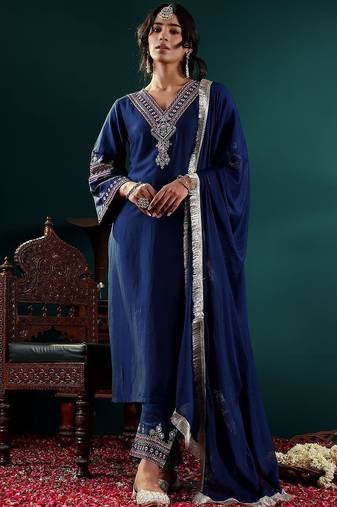 Women Ethnic Motifs Embroidered Kurta with Embroidered Trousers & With Dupatta