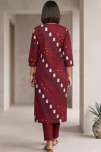Women Printed Regular Kurta with Trousers