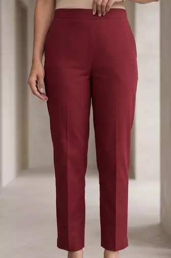 Women Printed Regular Kurta with Trousers