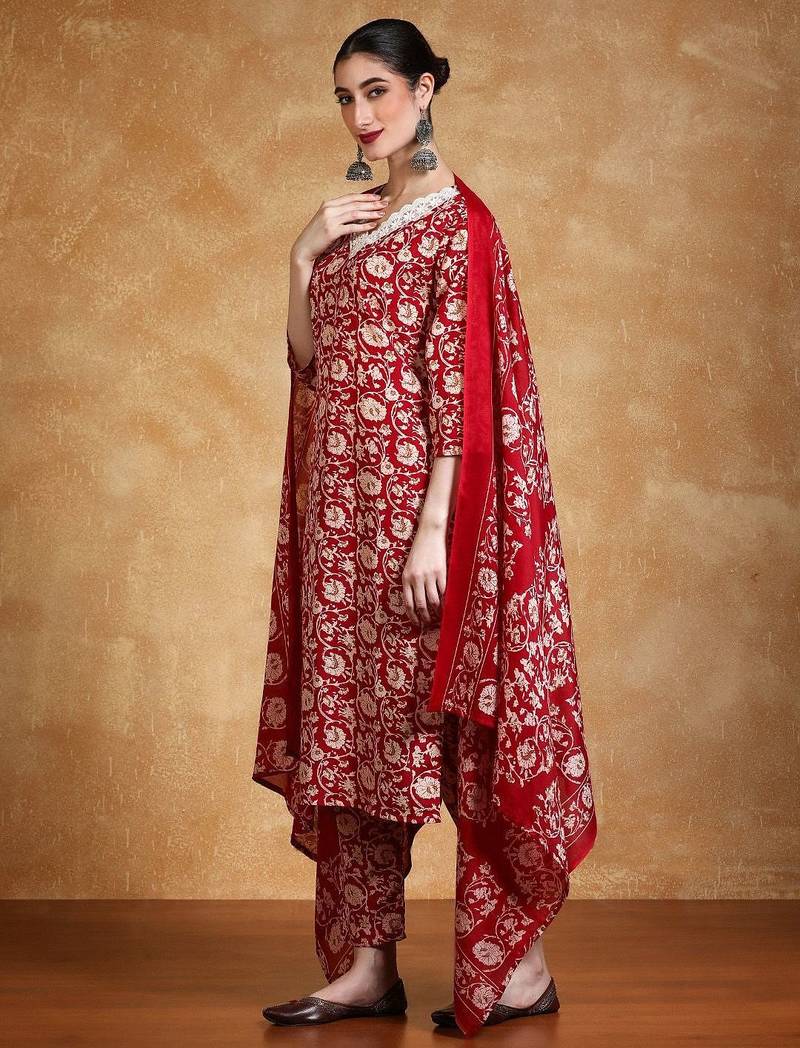 Women Floral Printed V Neck Kurta Set With Dupatta