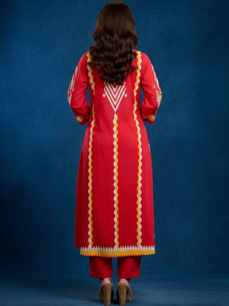 Women Printed Regular Kurta with Trousers