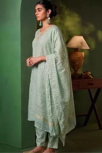 Women Ethnic Motifs Embroidered Regular Kurta with Trousers & With Dupatta
