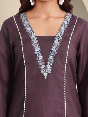 Women Floral Regular Kurta with Trousers & With Dupatta 2