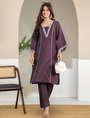 Women Floral Regular Kurta with Trousers & With Dupatta 5