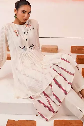 Mul Cotton Thread Embroidered Kurta With Trouser