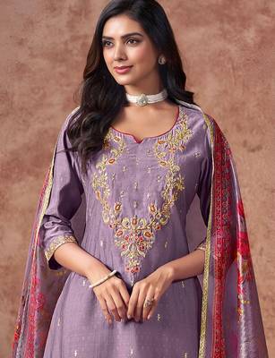 Women Floral Embroidered Regular Kurta with Trousers & With Dupatta 2