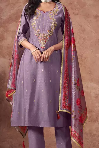 Women Floral Embroidered Regular Kurta with Trousers & With Dupatta