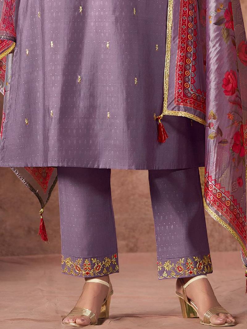 Women Floral Embroidered Regular Kurta with Trousers & With Dupatta