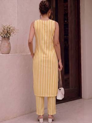 Women Striped Regular Kurta with Trousers 3