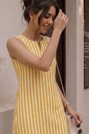 Women Striped Regular Kurta with Trousers