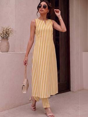 Women Striped Regular Kurta with Trousers 7