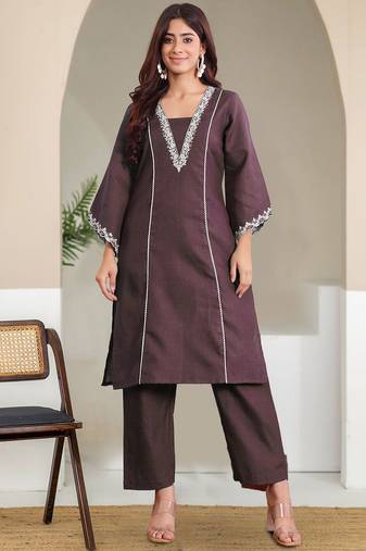 Women Embroidered Kurta with Trouser