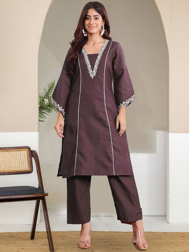 Women Embroidered Kurta with Trouser