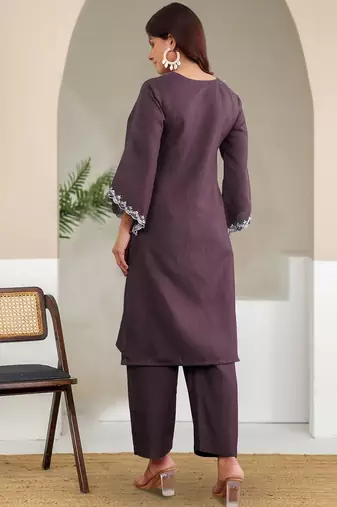 Women Embroidered Kurta with Trouser