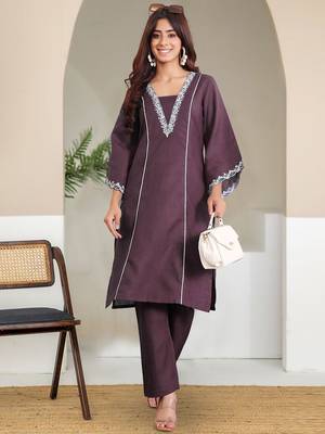 Women Embroidered Kurta with Trouser 5