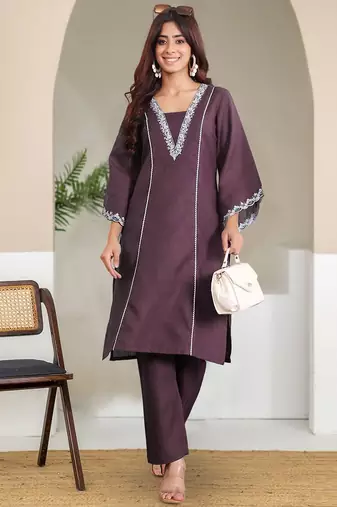 Women Embroidered Kurta with Trouser