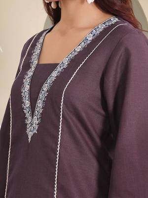 Women Embroidered Kurta with Trouser 6