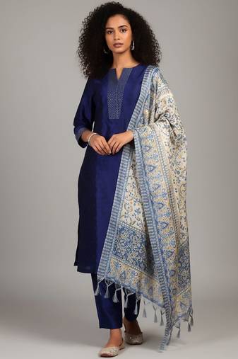 Women Ethnic Motifs Regular Thread Work Kurta with Trousers & With Dupatta